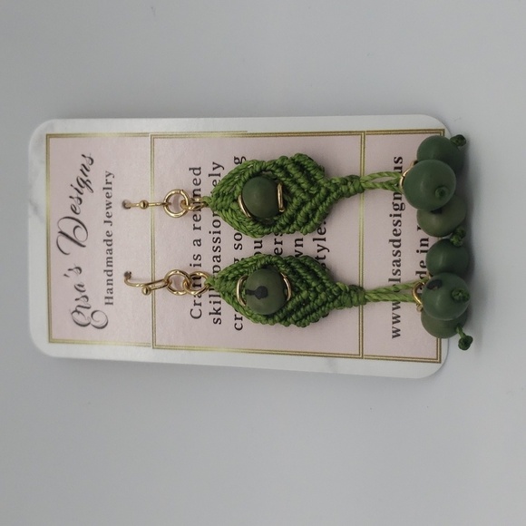 403- Macrame with Acai Seeds Handmade Dangle Earrings NWT - Picture 1 of 3
